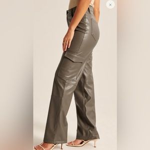 Abercrombie & Fitch Curve Love Vegan Leather Cargo 90s relaxed pants
